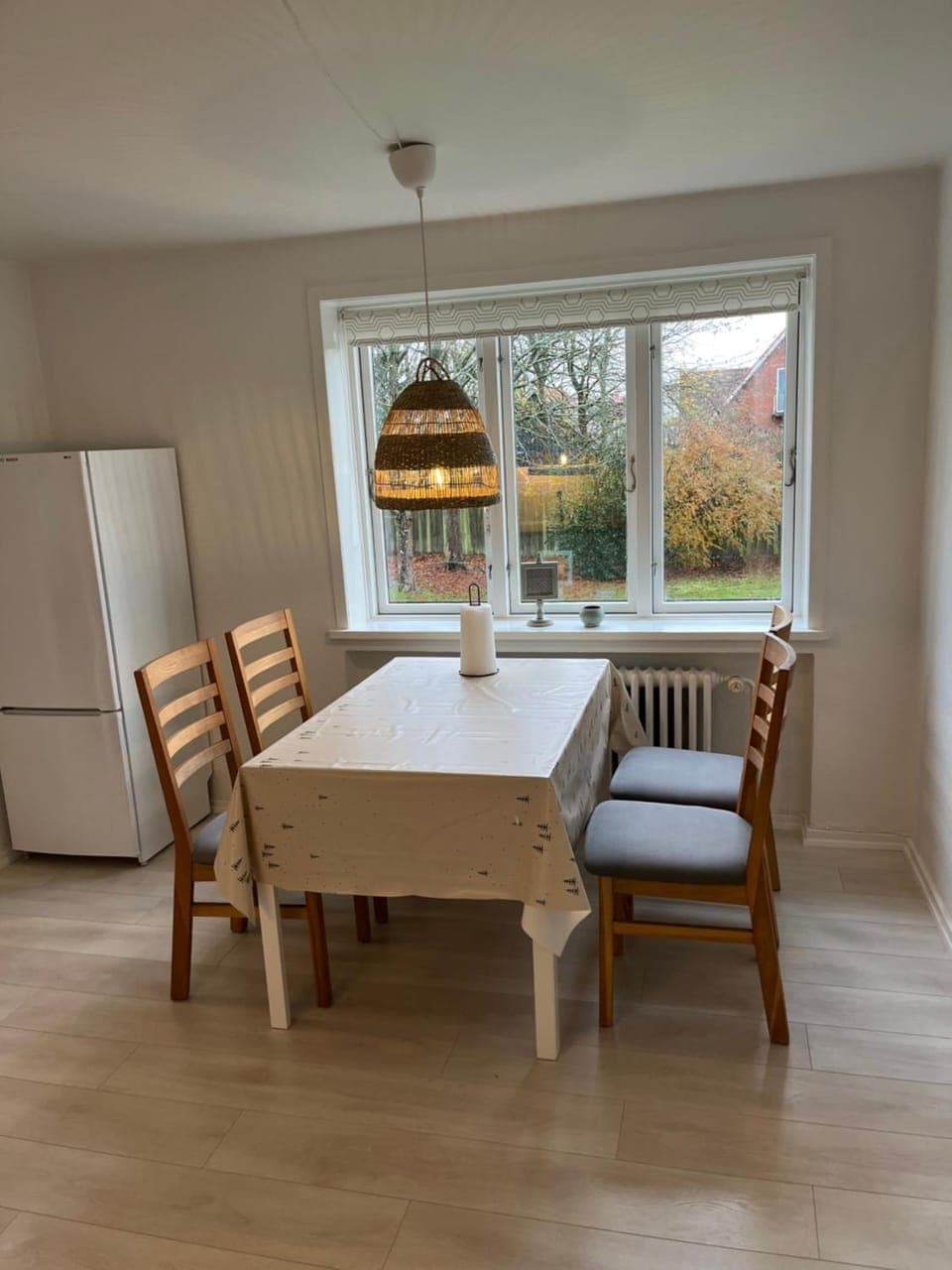 Seating area, Dining area