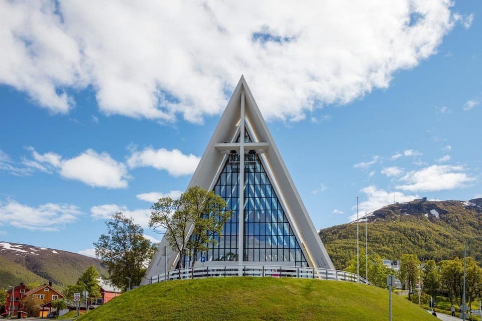 Nearby landmark, Spring, Day, Mountain view