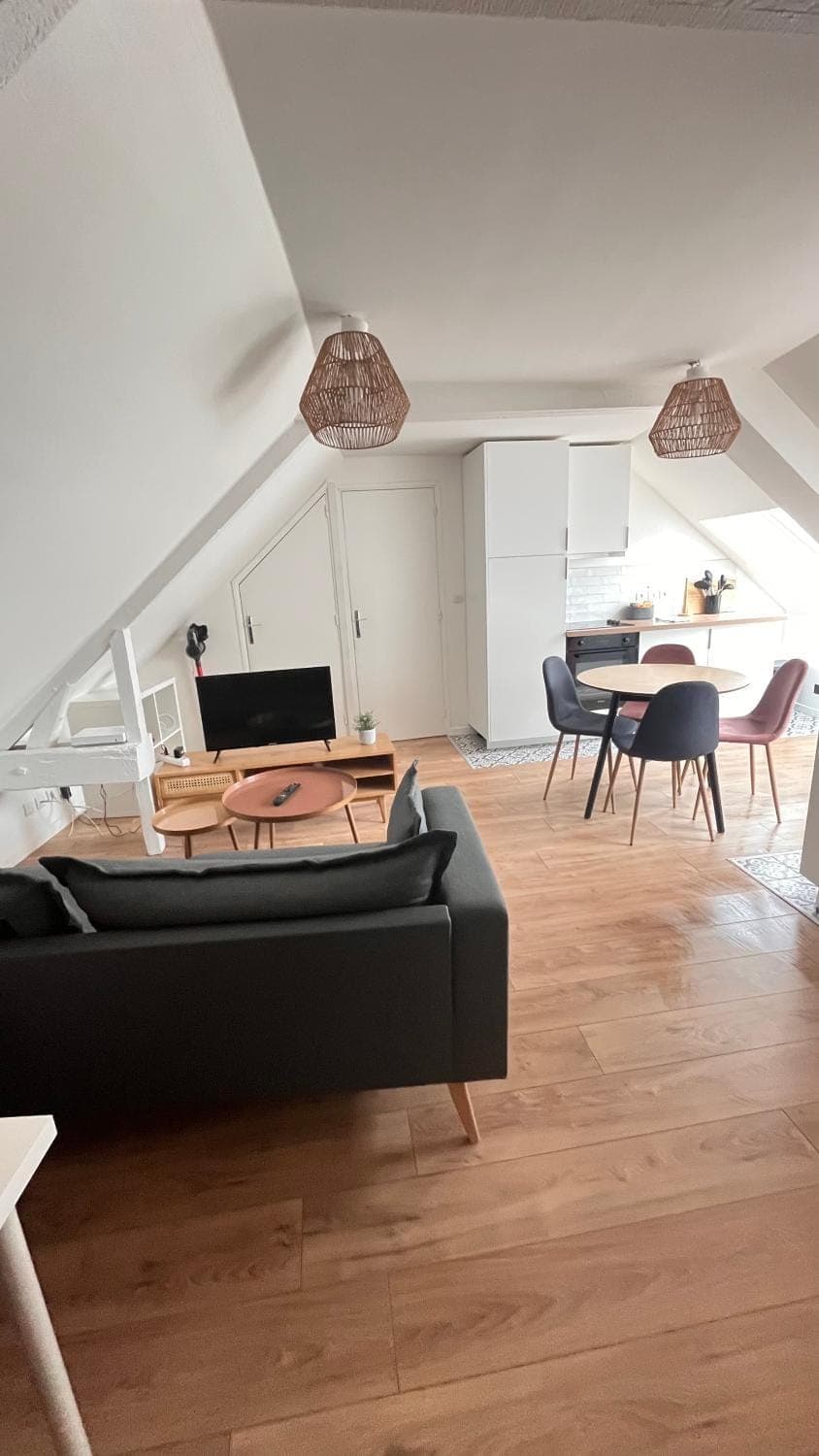 Living room, Seating area, Dining area