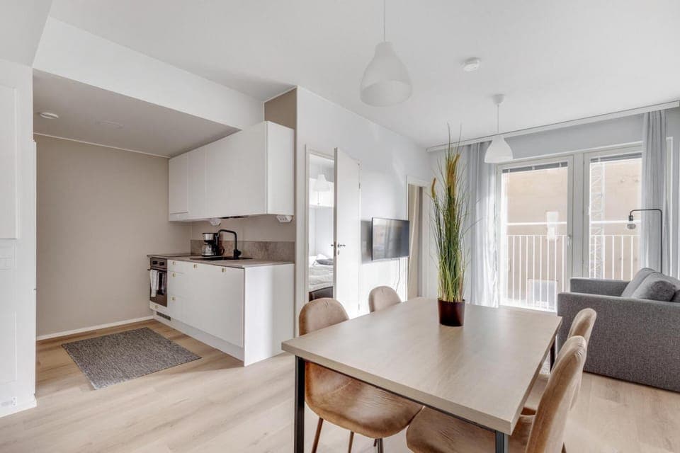 Dining area, kitchen