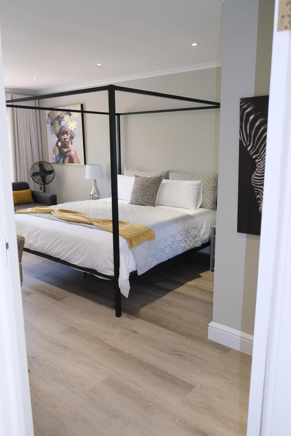 Photo of the whole room, Bedroom