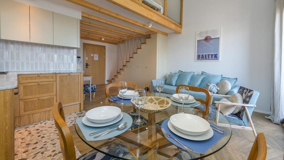 Kitchen or kitchenette, Photo of the whole room, Dining area