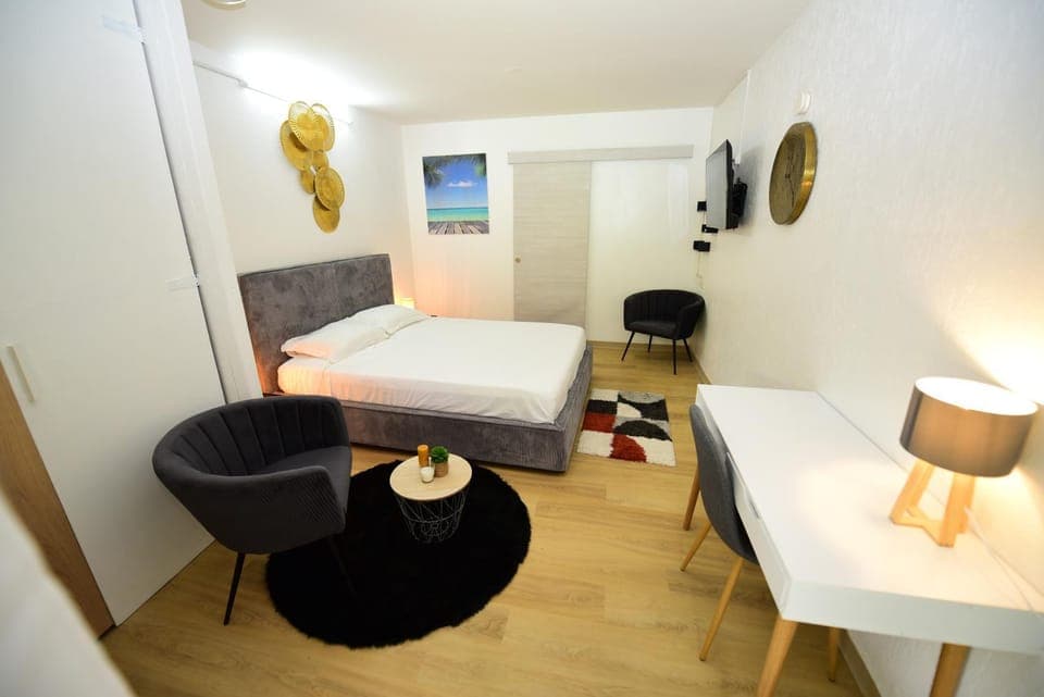 Photo of the whole room