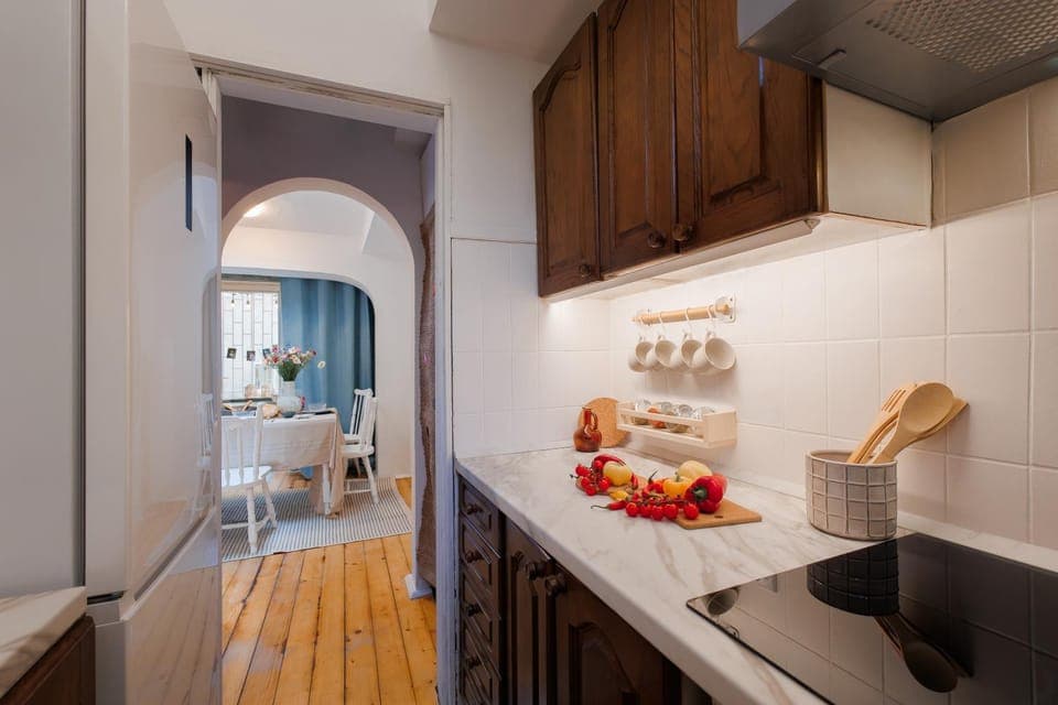 Kitchen or kitchenette, stove