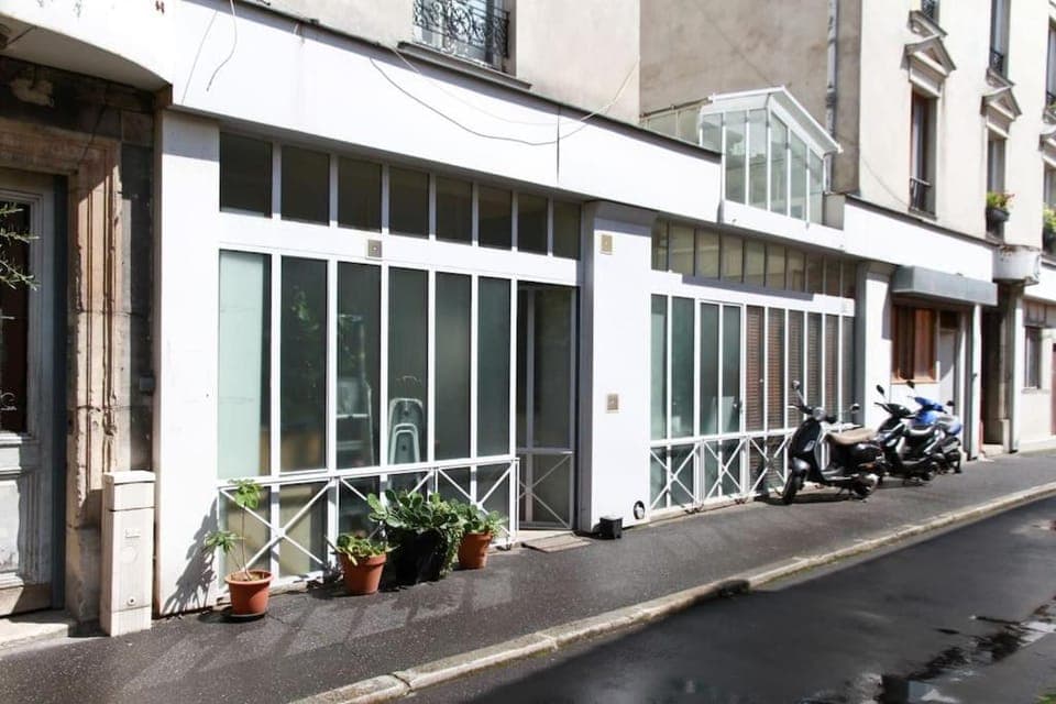 Property building, Street view