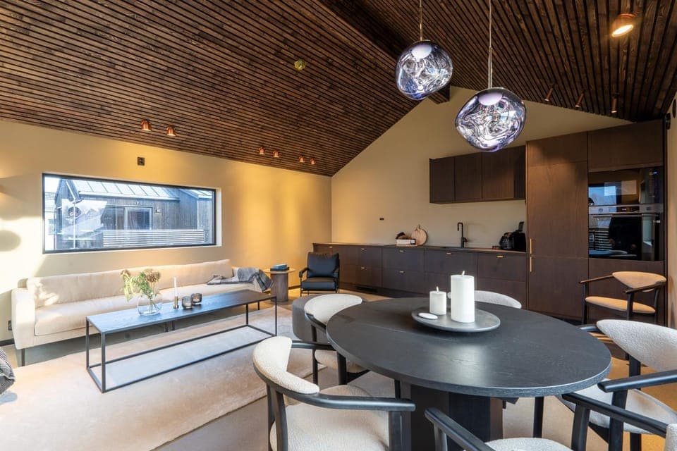 Seating area, Dining area