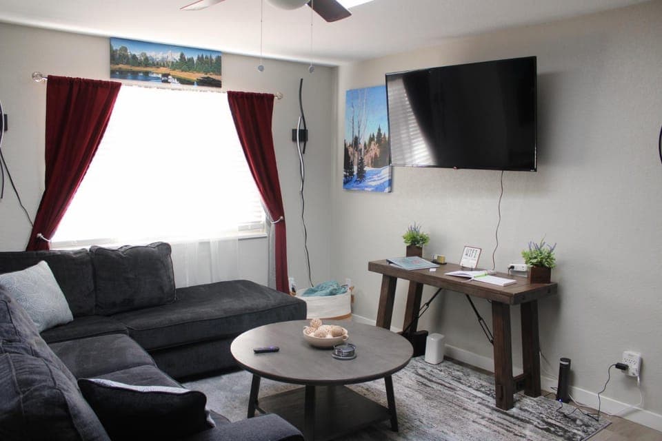Communal lounge/ TV room, TV and multimedia, Living room