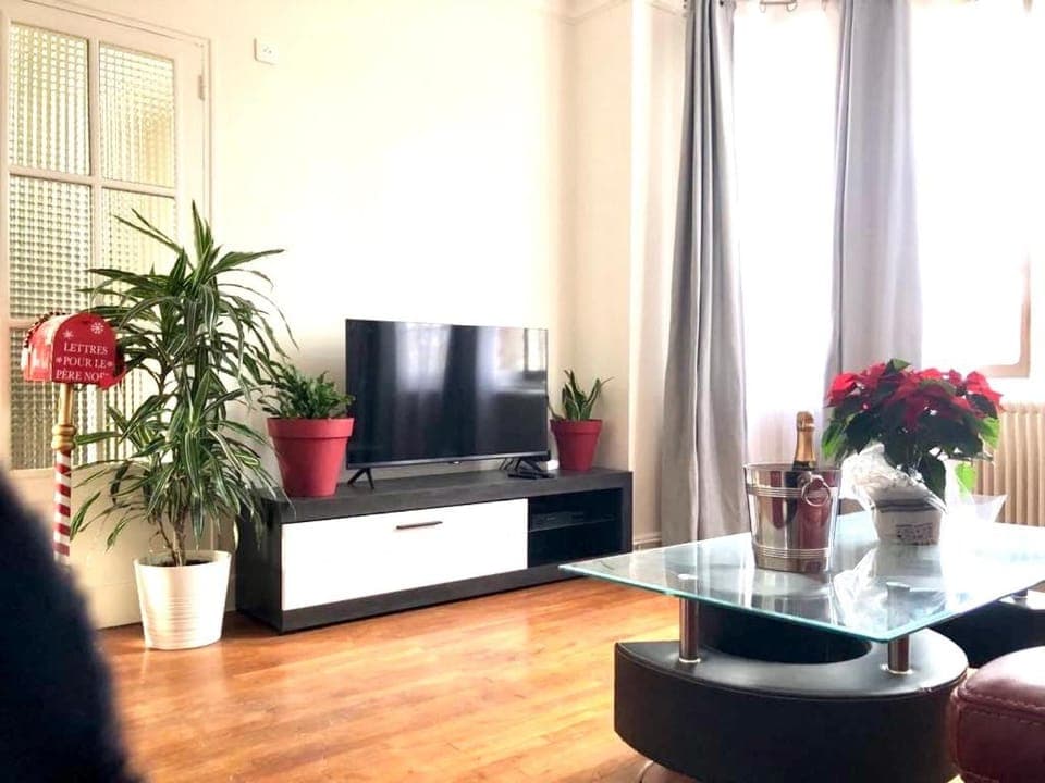 Communal lounge/ TV room, TV and multimedia, Evening entertainment