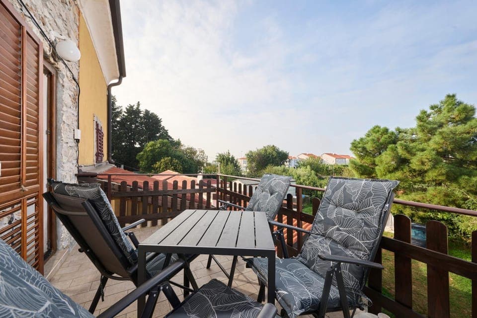 View (from property/room), Balcony/Terrace, Seating area