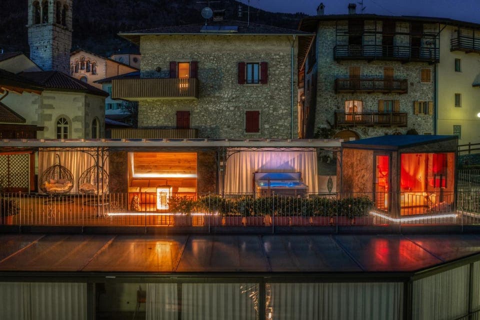 Night, Spa and wellness centre/facilities