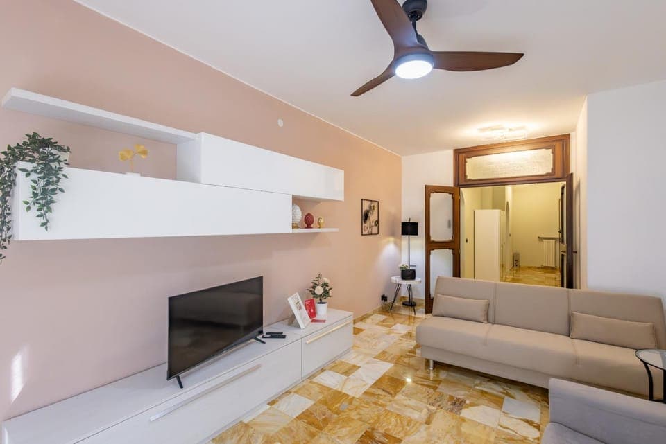 Communal lounge/ TV room, Living room