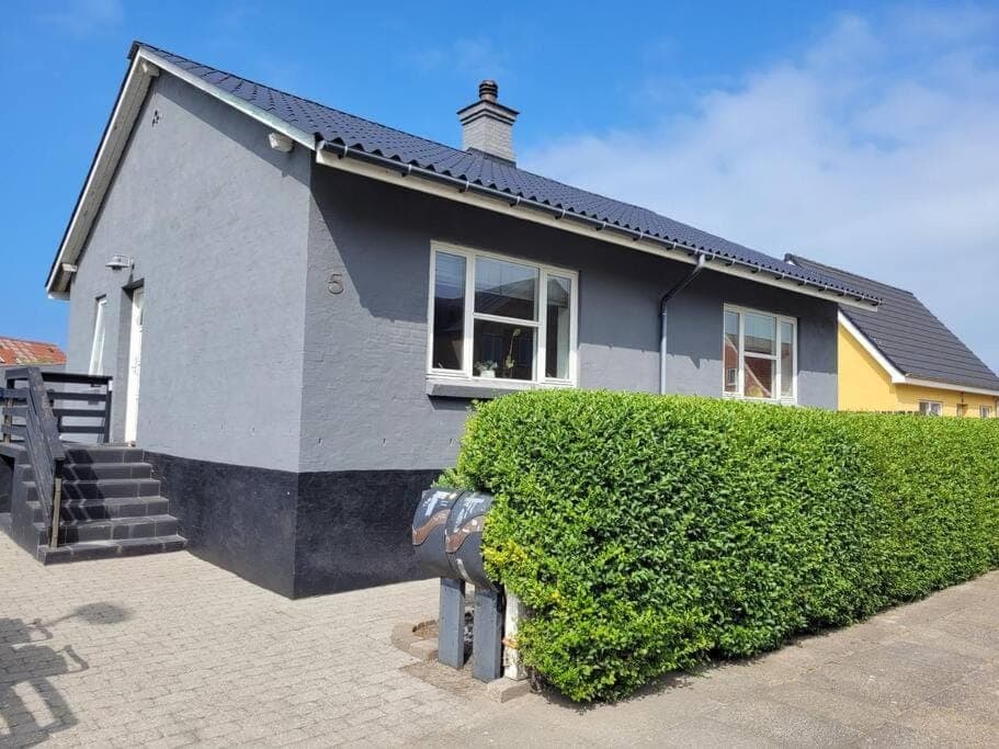 Property building, Day