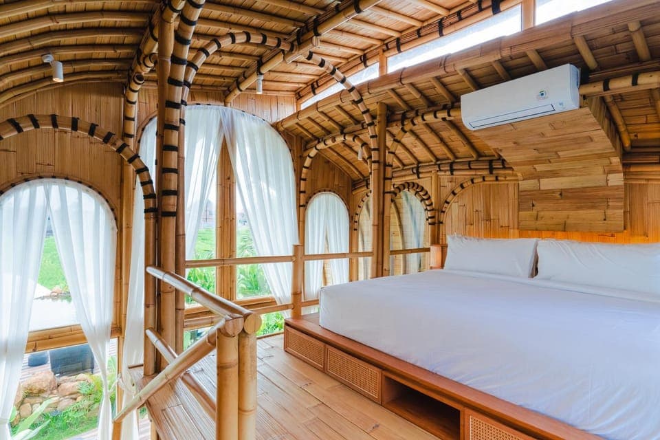 Bed, Photo of the whole room, Bedroom, air conditioner