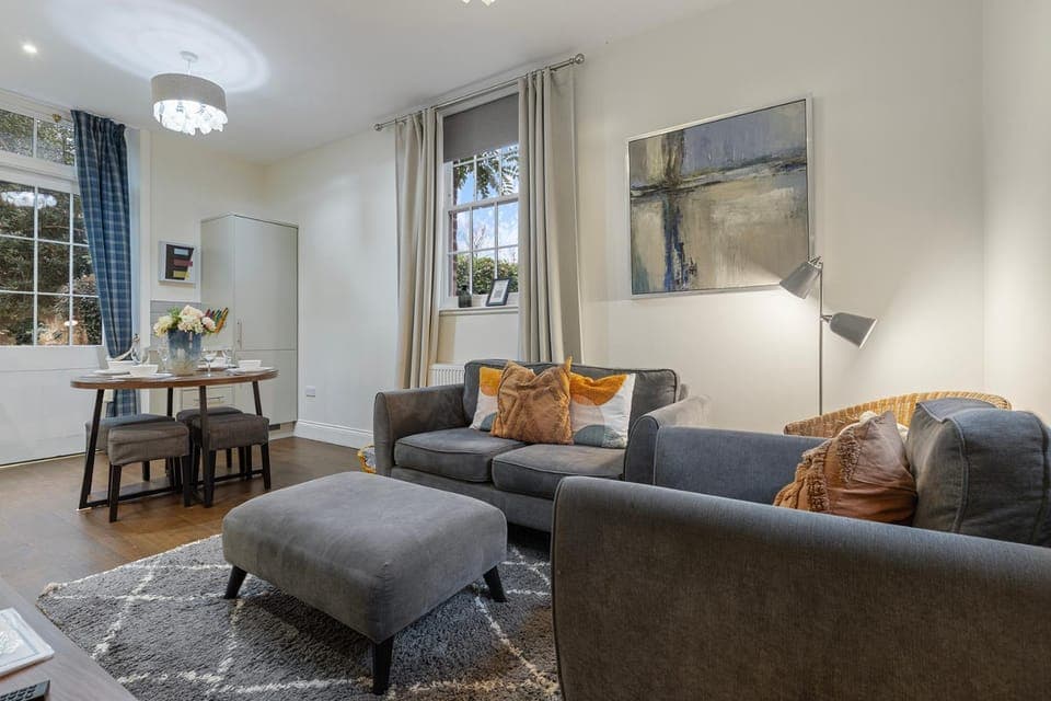 Living room, Seating area, Dining area