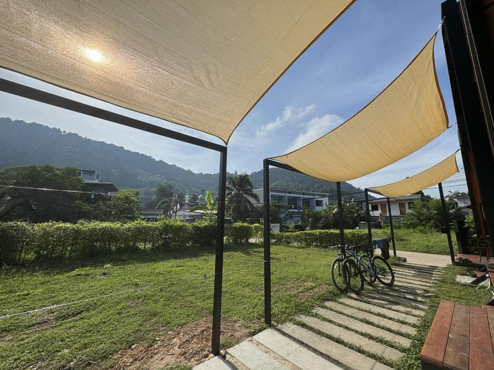 Patio, Day, Natural landscape, Garden, View (from property/room), Mountain view