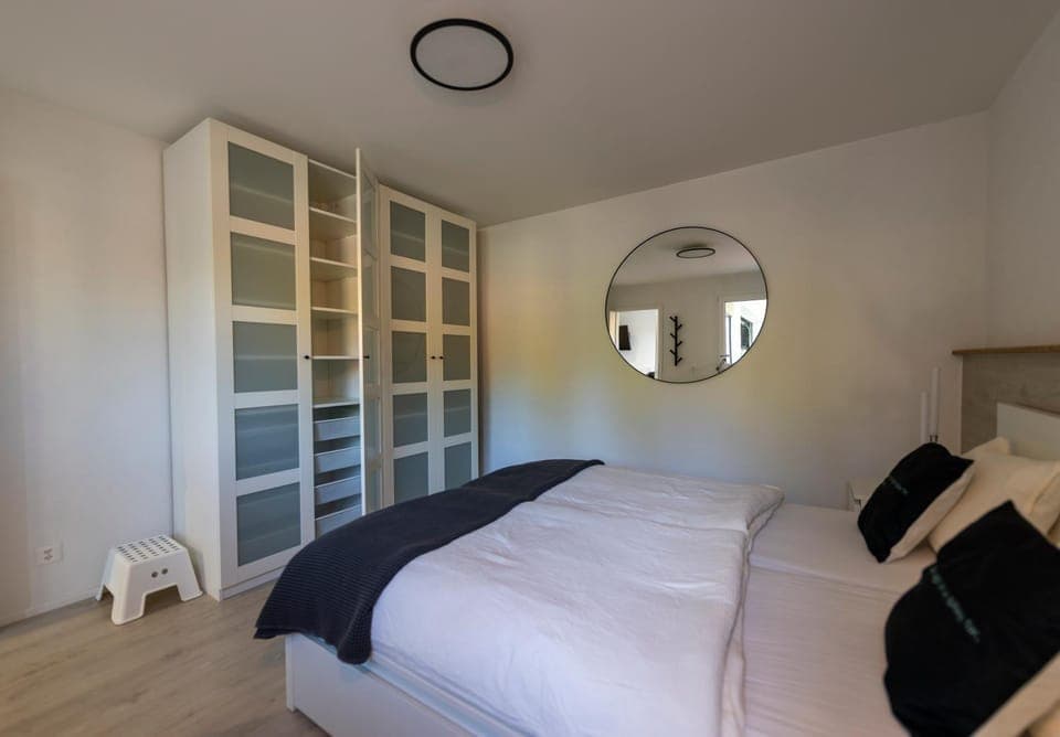 Bed, Photo of the whole room, Bedroom, wardrobe