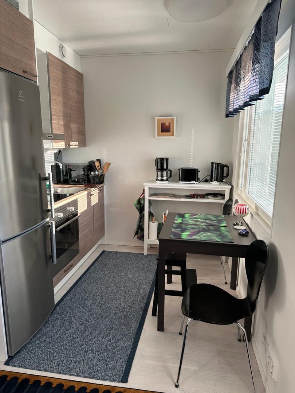 Kitchen or kitchenette, Dining area, oven, stove