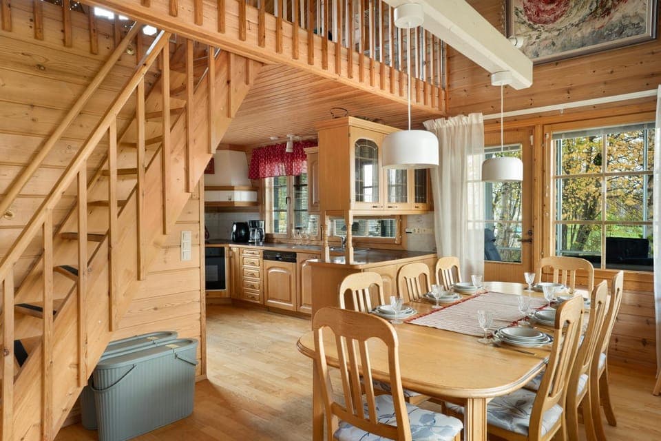 Kitchen or kitchenette, Living room, Seating area, Dining area, stove