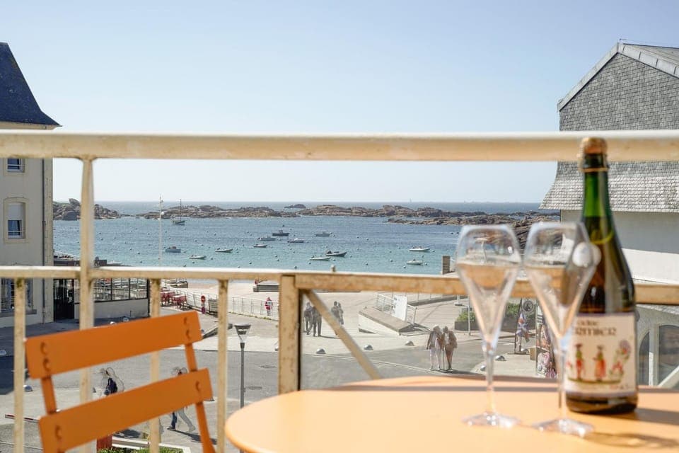 View (from property/room), View (from property/room), Beach, Landmark view, Landmark view, Sea view, Sea view, Drinks