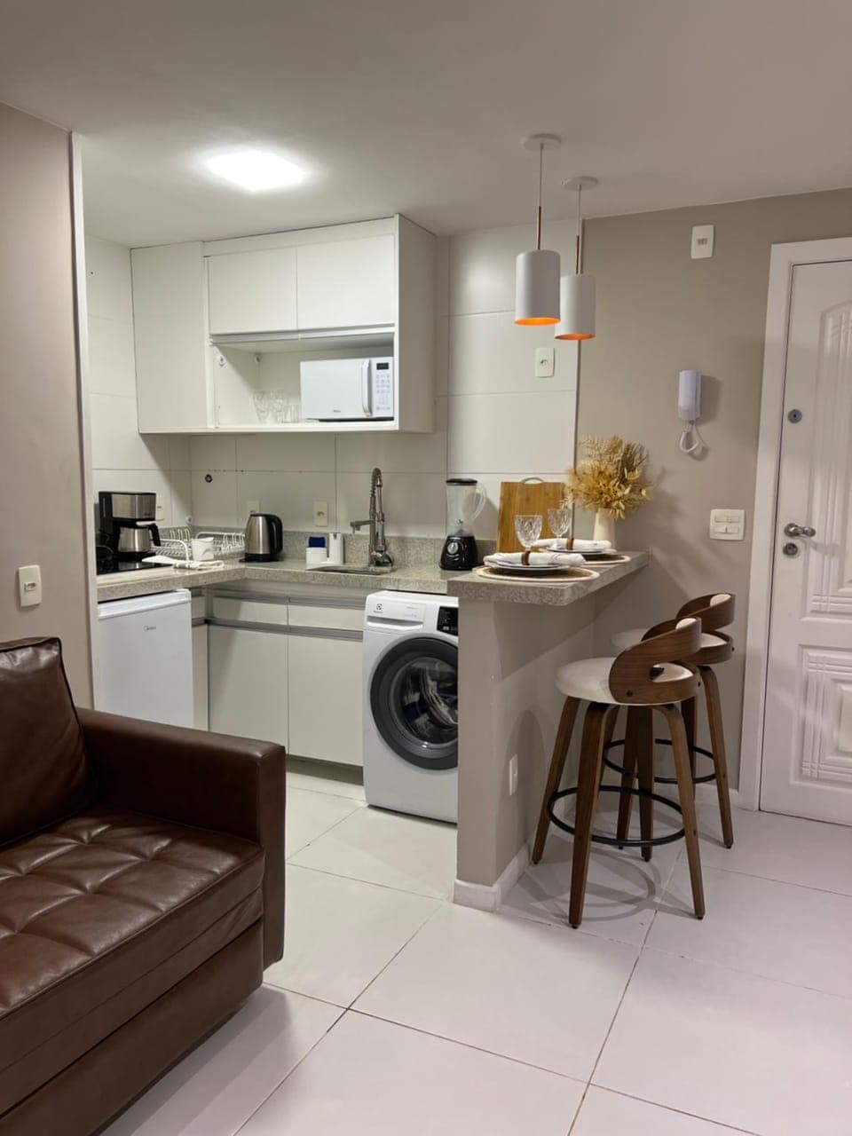 Kitchen or kitchenette, minibar, toaster, washing machine