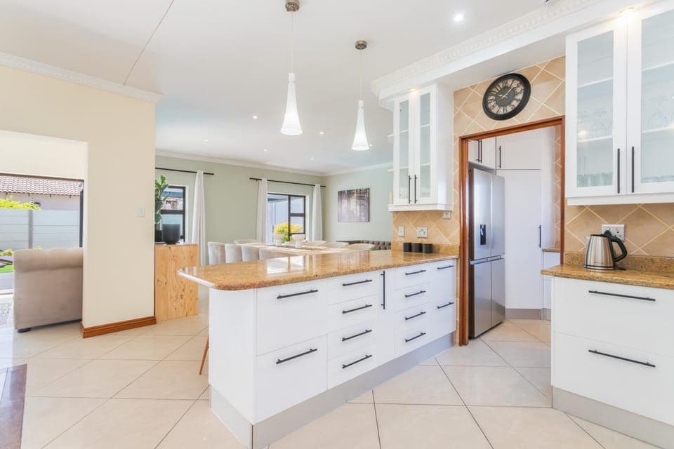 Kitchen or kitchenette, kitchen