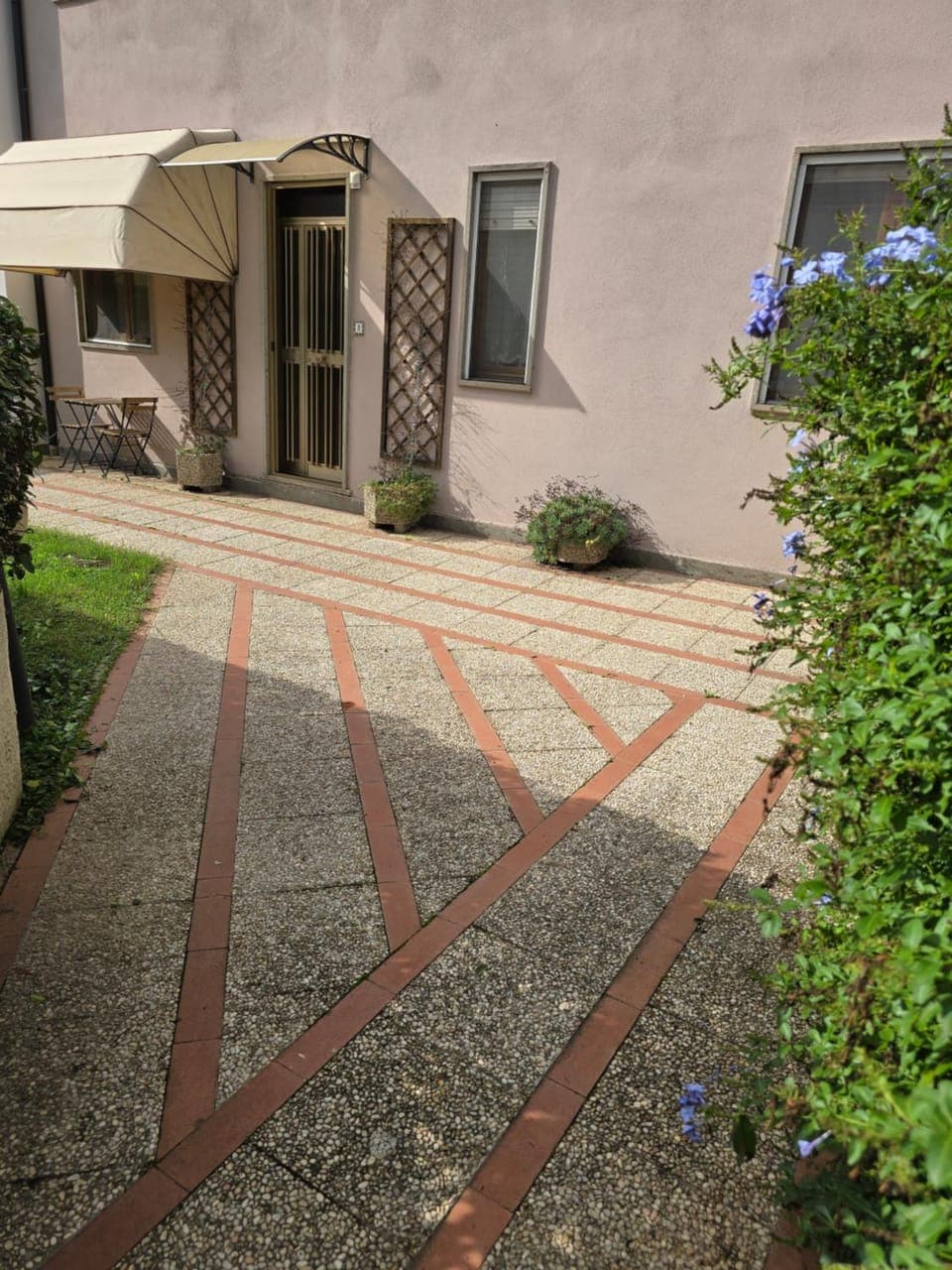 Property building, Garden view