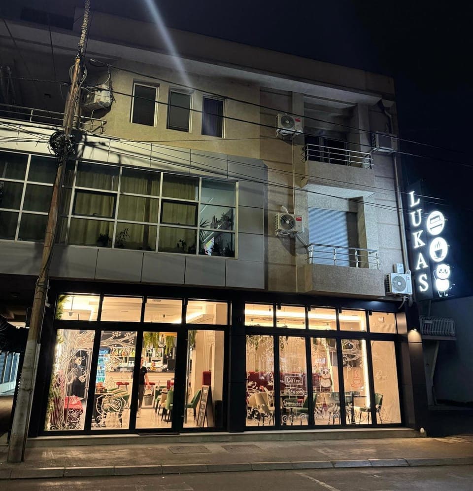 Property building, Restaurant/places to eat