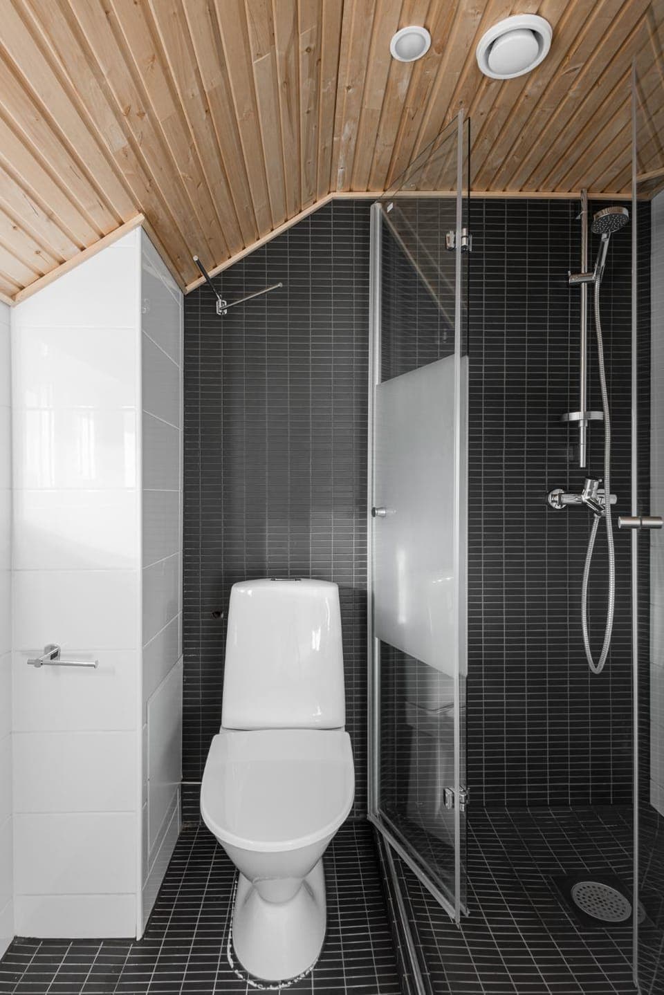 Kelluvat huvilat, Kapteeni, Reposaari Villa in Finland