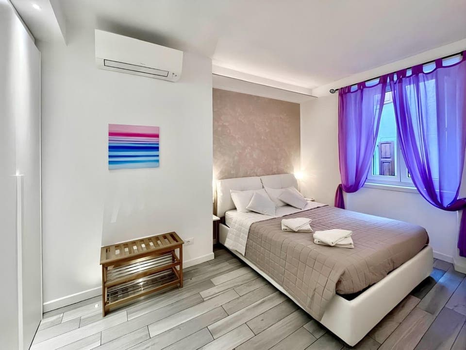 Bed, air conditioner