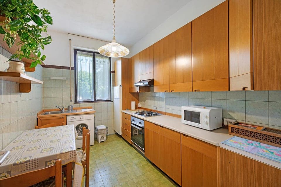 Kitchen or kitchenette, Living room