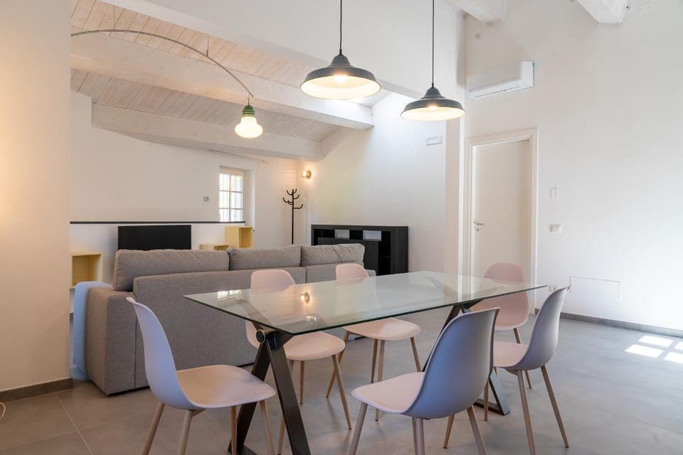 Seating area, Dining area