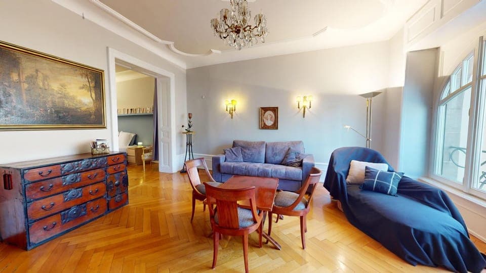 Living room, Seating area