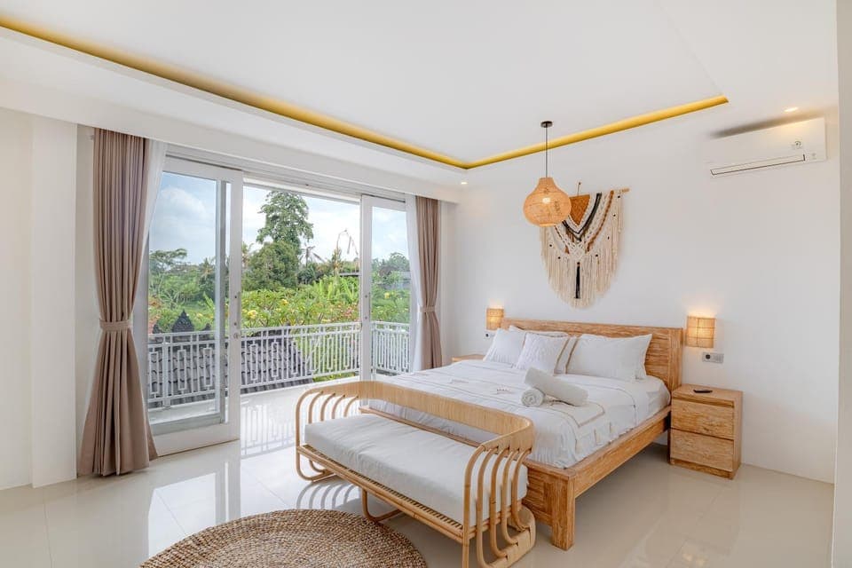 Photo of the whole room, Decorative detail