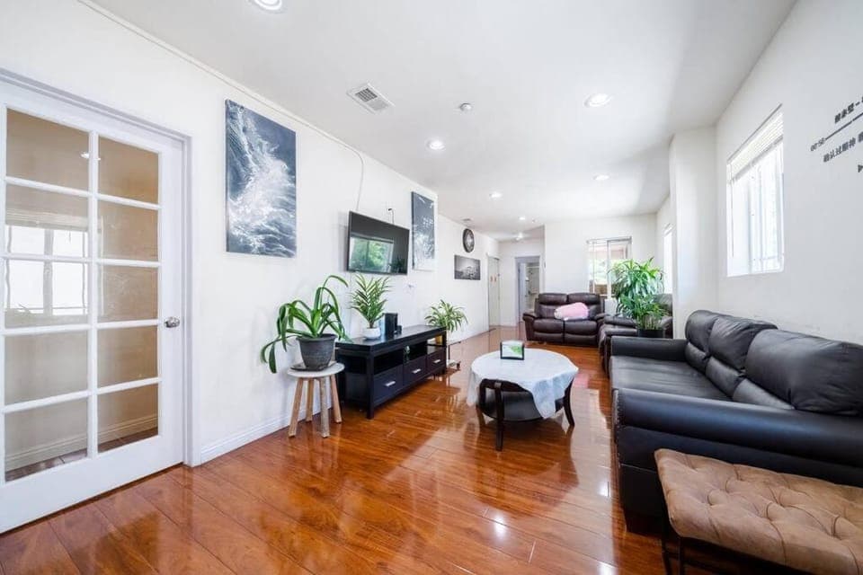 TV and multimedia, Living room, Seating area