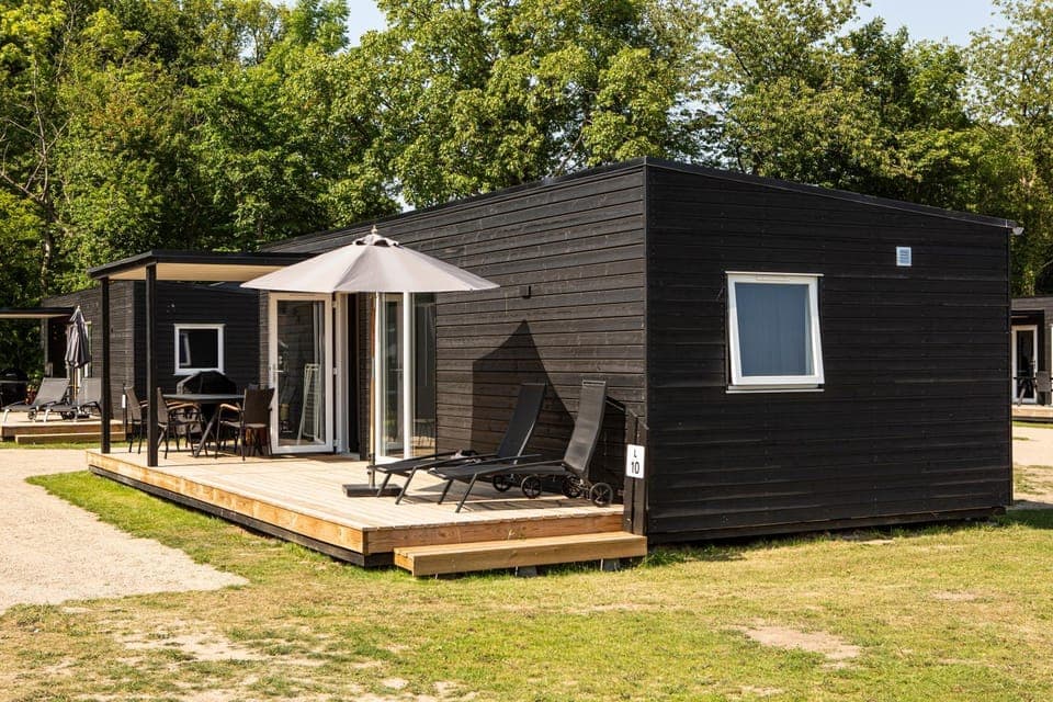 Property building, Garden