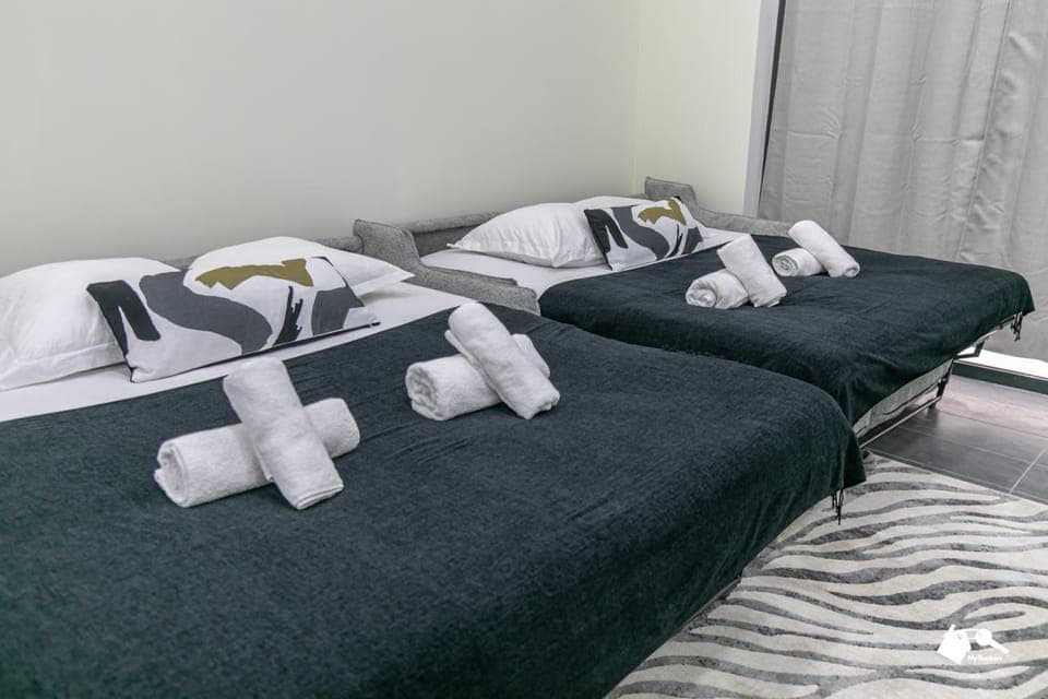 Bed, Photo of the whole room, towels