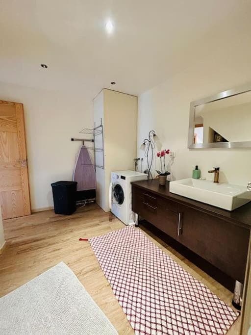 Bathroom, washing machine