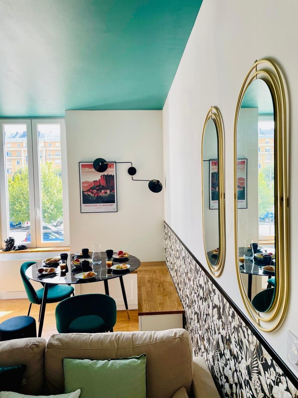 Living room, Dining area