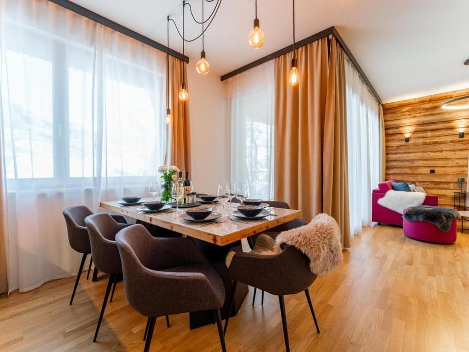 Living room, Dining area