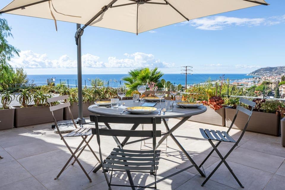 Day, Natural landscape, View (from property/room), Balcony/Terrace, Dining area