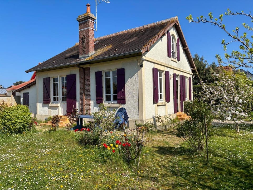 Property building, Garden, Garden view