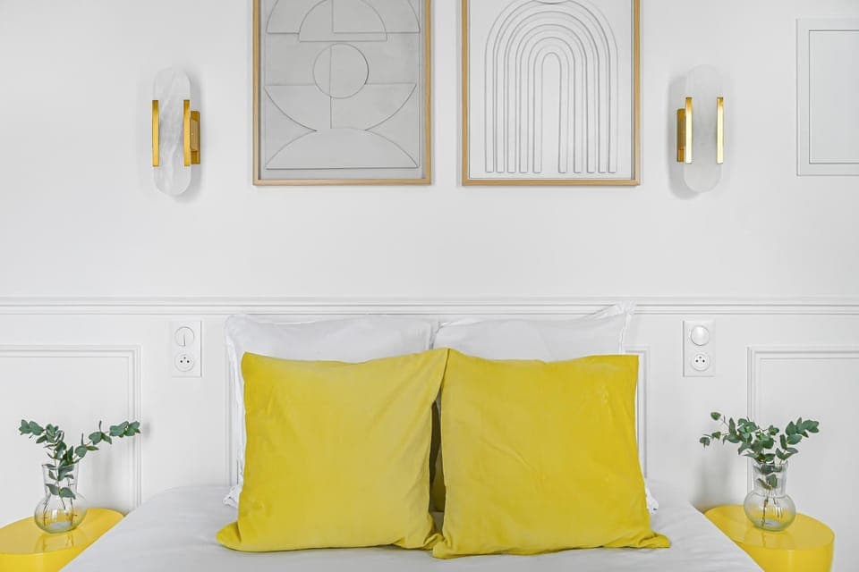 Bed, Photo of the whole room, Decorative detail, Bedroom