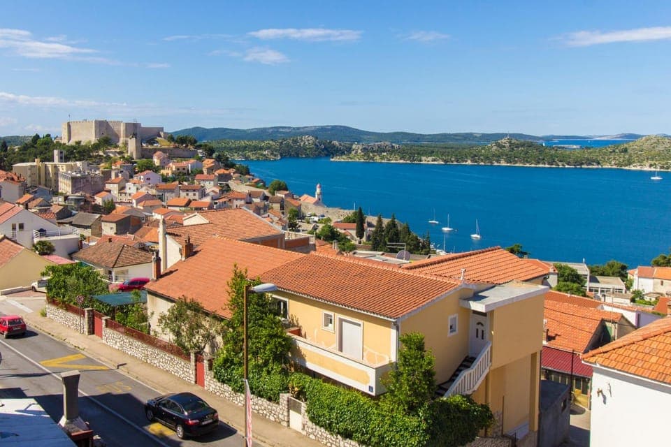 Landmark view, Sea view, Street view