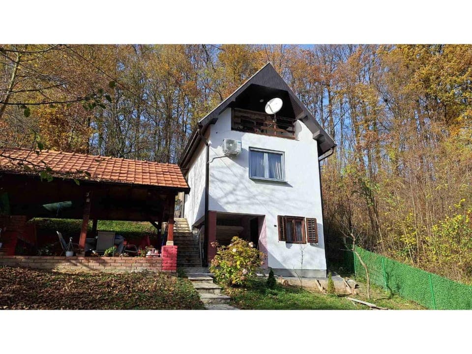 Property building, Seating area