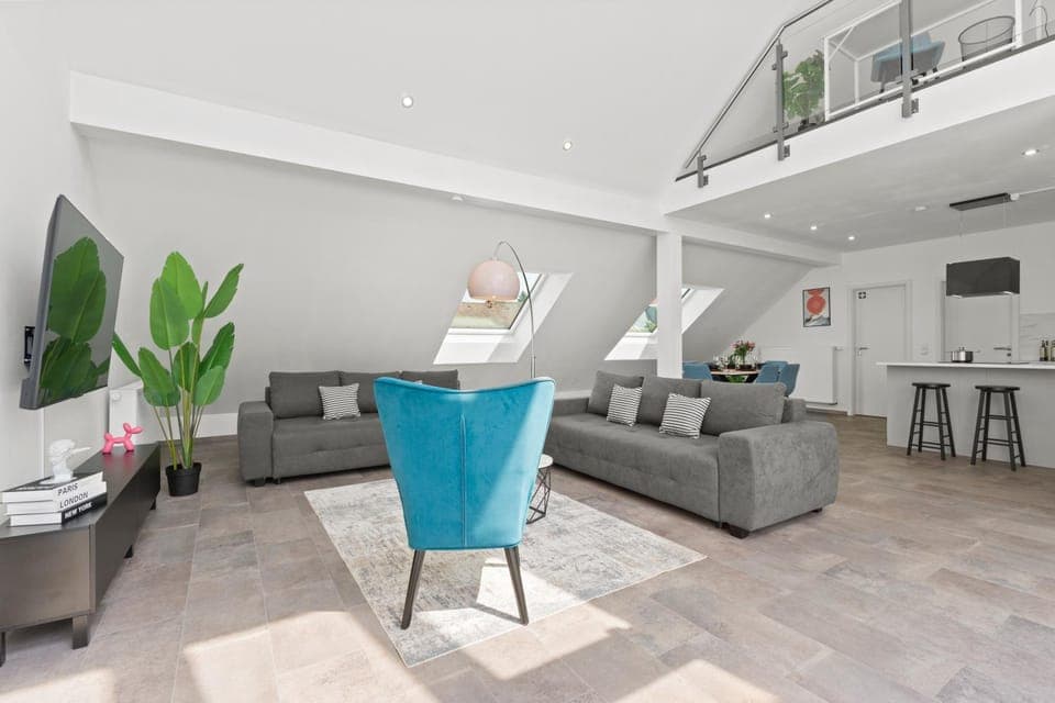 TV and multimedia, Living room, Seating area