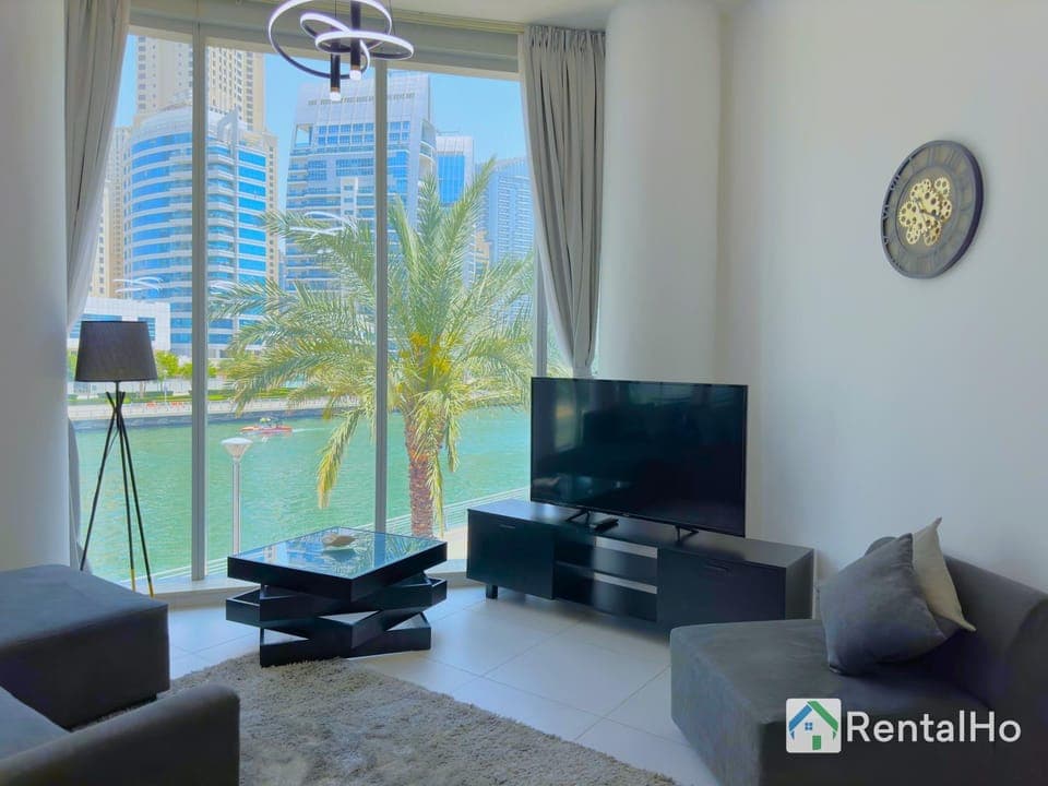 Communal lounge/ TV room, TV and multimedia, Living room, Seating area, Evening entertainment