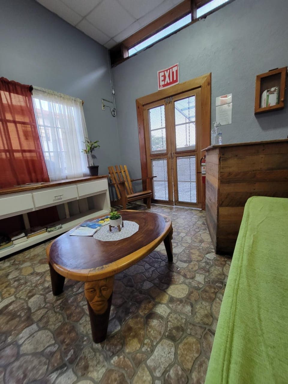 Communal lounge/ TV room