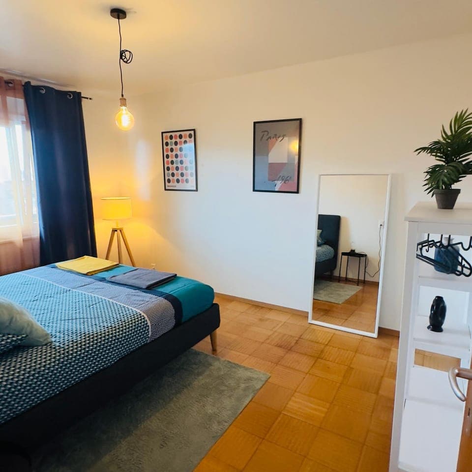 Bed, Bird's eye view, Winter, BBQ facilities, View (from property/room), Photo of the whole room, Bedroom, City view, Garden view, Lake view, Landmark view, Mountain view, Sunrise, dishwasher