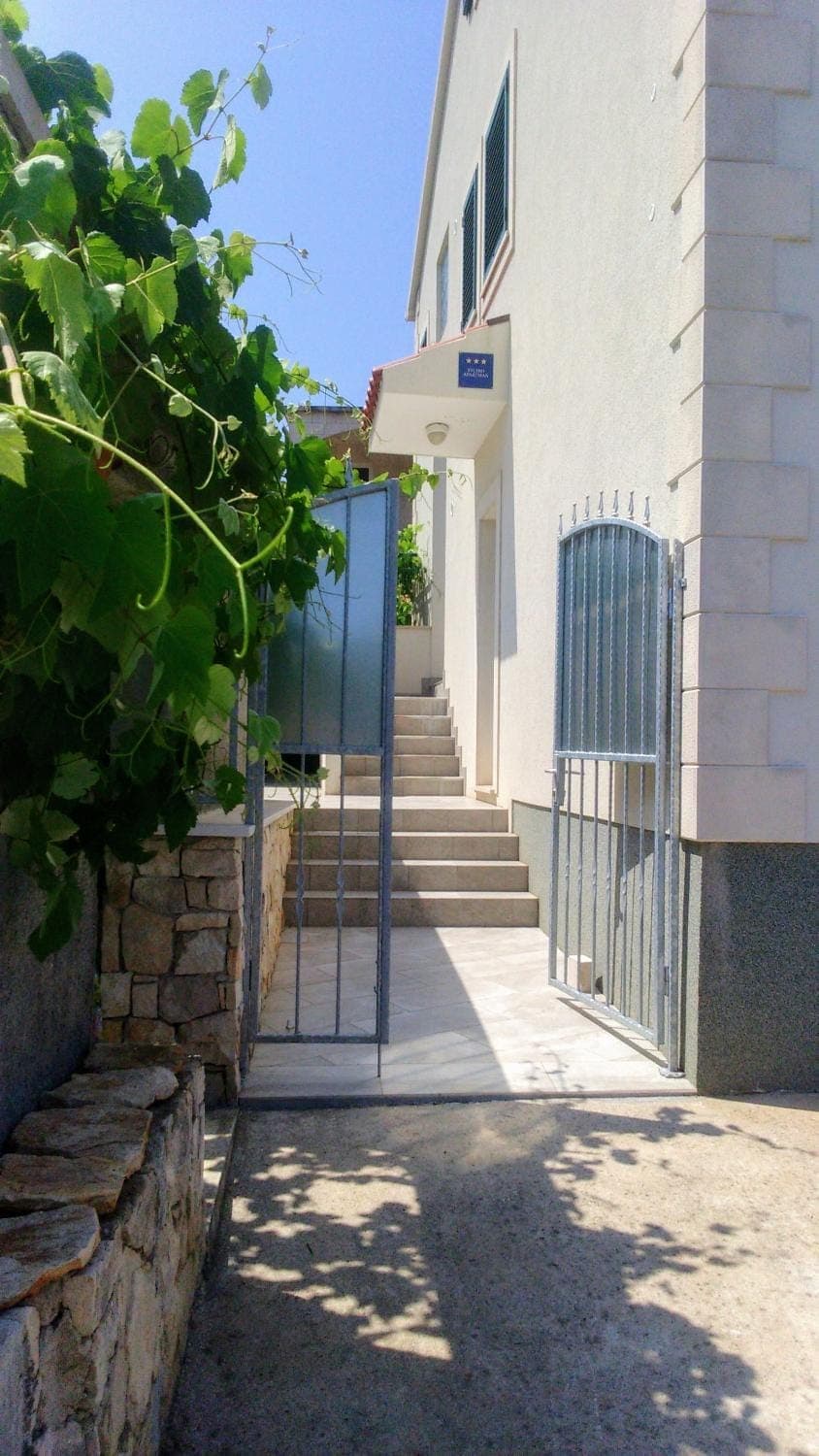 Property building, Facade/entrance