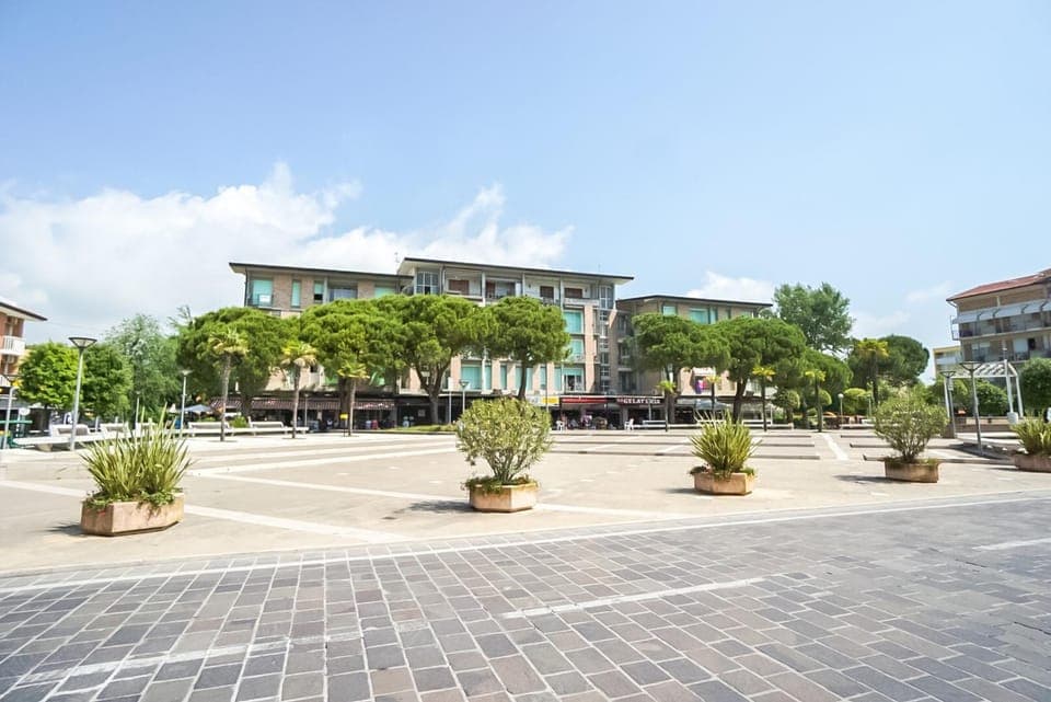 Property building, Neighbourhood, City view